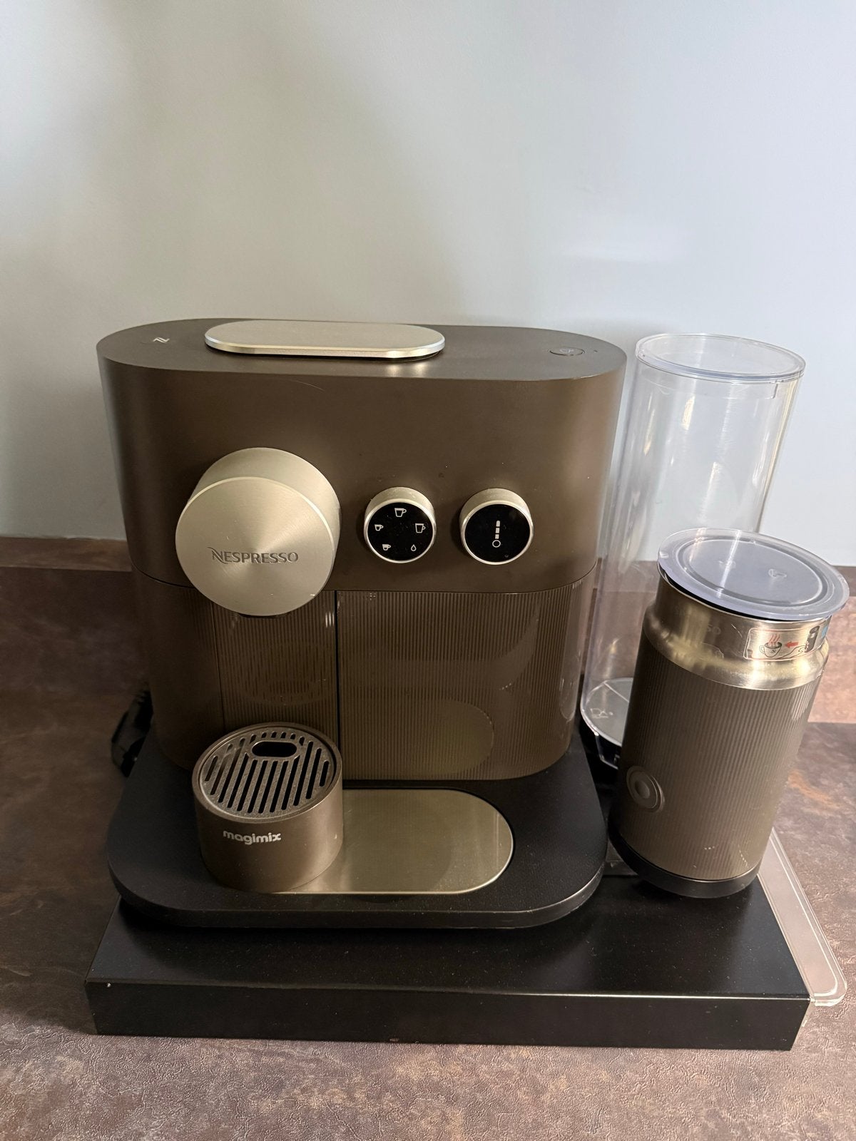 Nespresso Magimix M500 Expert & Milk, Witgoed en Apparatuur, Koffiezetapparaten, Gebruikt, Koffiemachine, Ophalen of Verzenden