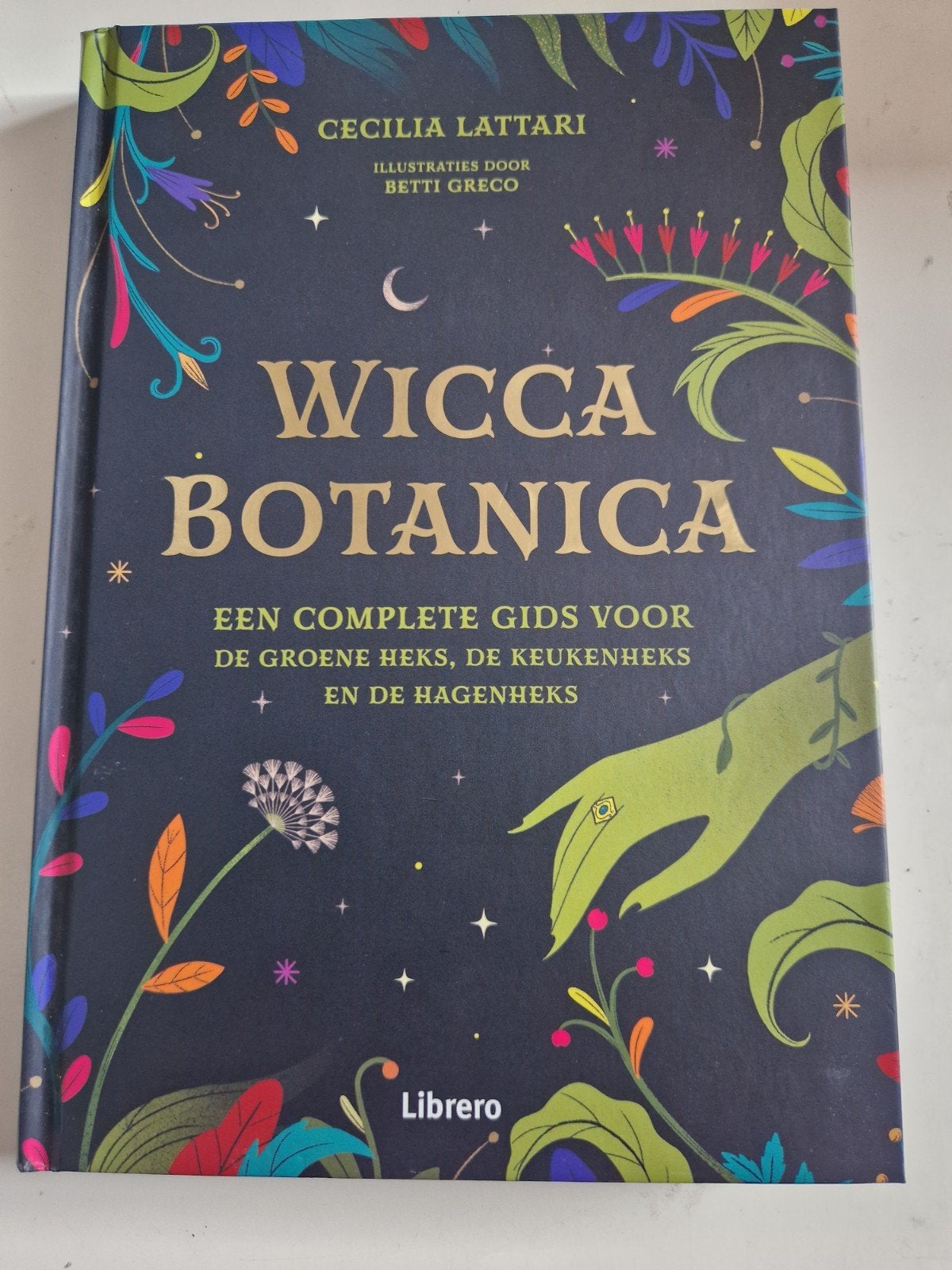 Wicca Botanica: Gids voor groene heks, Boeken, Spiritualiteit algemeen, Cecilia Lattari, Ophalen of Verzenden, Zo goed als nieuw