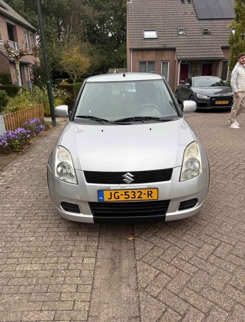 Suzuki Swift 1.3 5D Grijs, Auto's, Suzuki, Particulier, Swift, Benzine, C, Hatchback, Handgeschakeld, Geïmporteerd, Zilver of Grijs