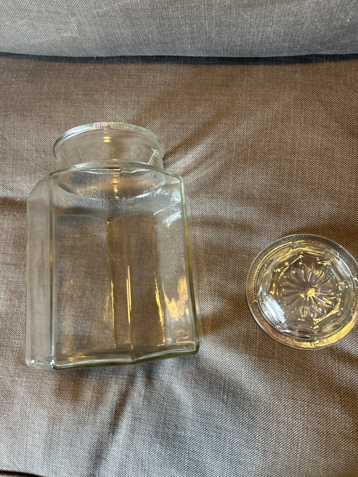 Oude glazen winkelsnoeppot met deksel | €10, Antiek en Kunst, Ophalen of Verzenden