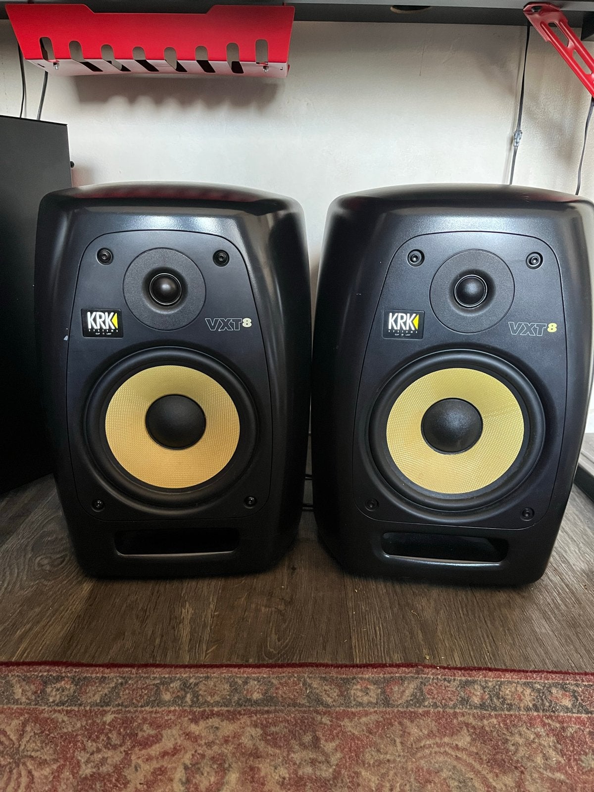 2x KRK VXT8 Studiomonitoren - Professionele geluidskwaliteit, Studiomonitor, Zo goed als nieuw, KRK, Basreflex
