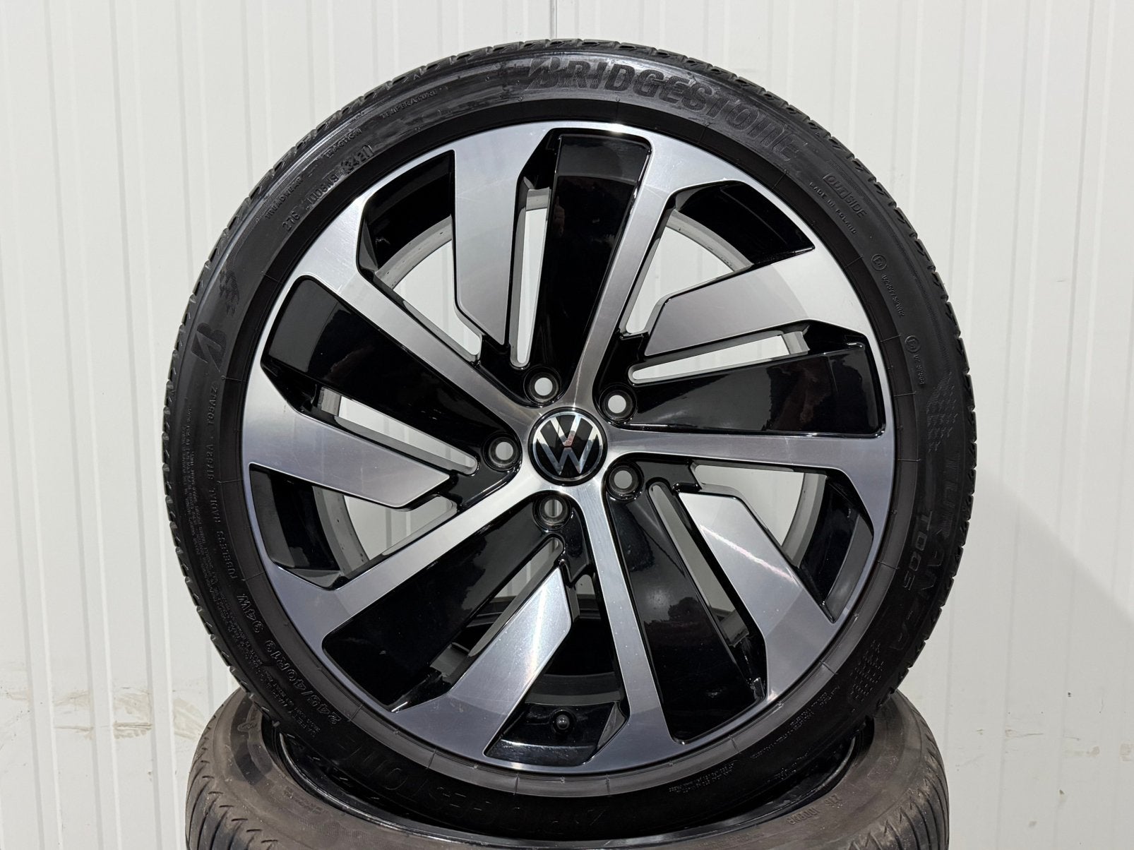 19” INCH VOLKSWAGEN Passar Arteon velgen Montevideo zomer, Auto-onderdelen, 19 inch, Banden en Velgen, Ophalen of Verzenden, 235 mm