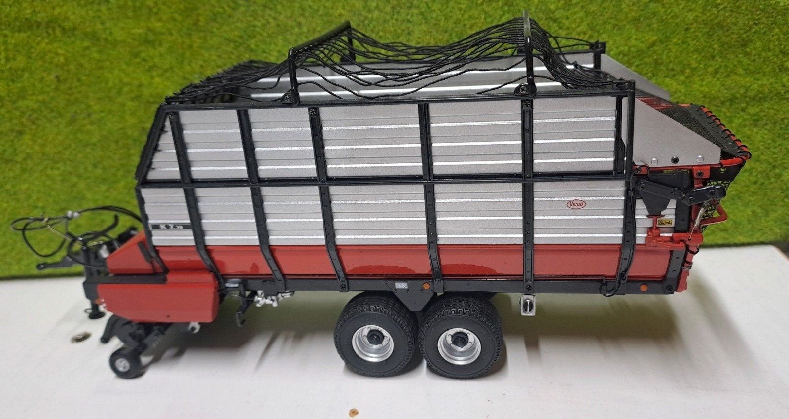 Universal Hobbies Vicon K7.39 Opraapwagen, Hobby en Vrije tijd, Ophalen of Verzenden, Zo goed als nieuw, Tractor of Landbouw