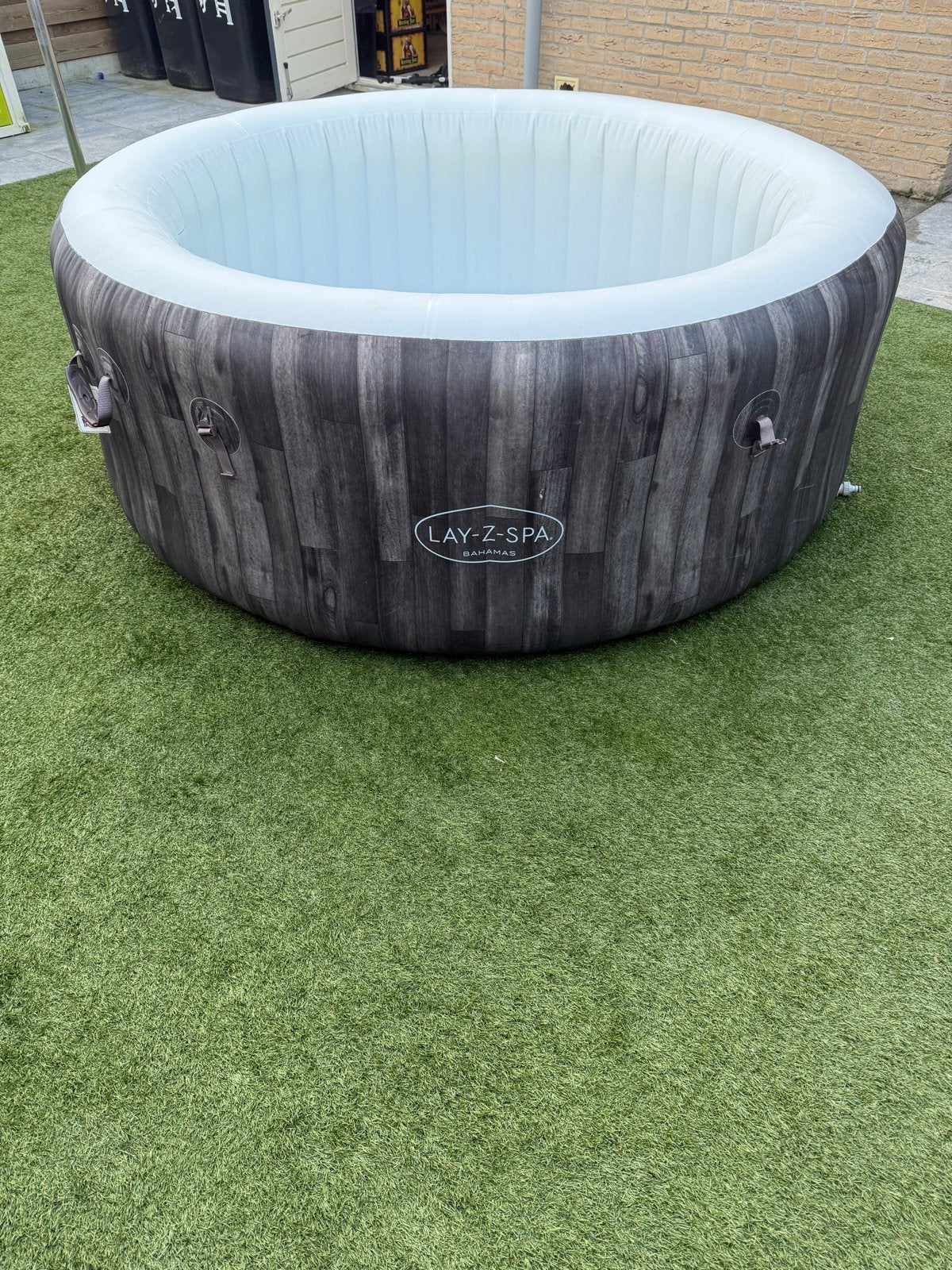 Lay-Z-Spa Bahamas opblaasbare jacuzzi met bubbels, Ophalen, Opblaaszwembad, Rond, Zo goed als nieuw