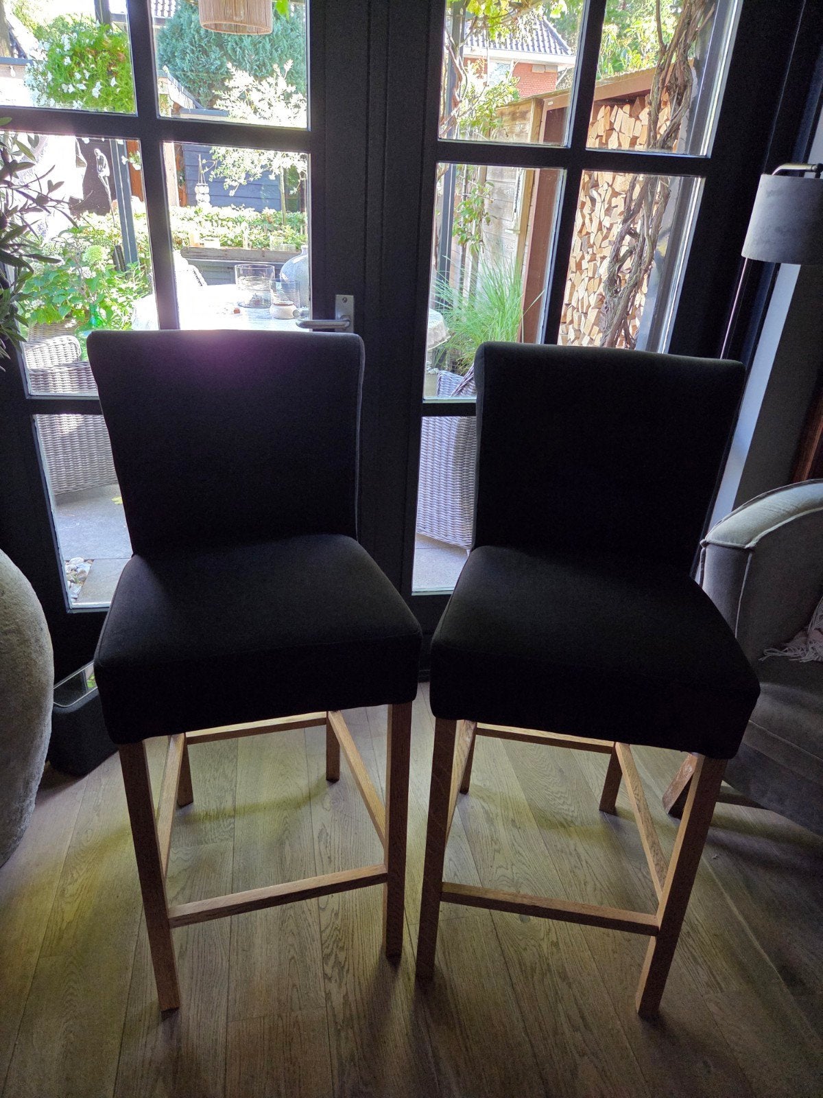 Antraciet barkrukken (2 stuks) met houten poten., Ophalen, Gebruikt, Met voetsteun, 90 cm of meer
