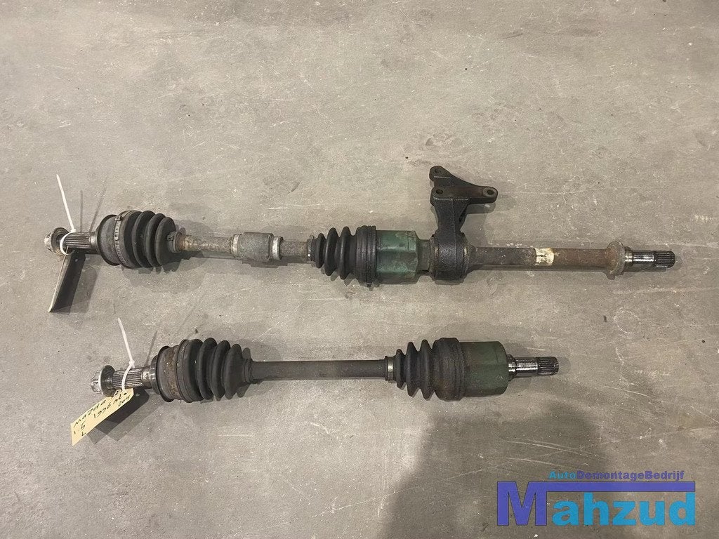 MAZDA 323 1.5 Z5DE Aandrijfas links rechts 1994-1998, Gebruikt, Shinchi, Fuchu-Cho 3-1
730-8670  Hiroshima, Mazda Motor Corporation