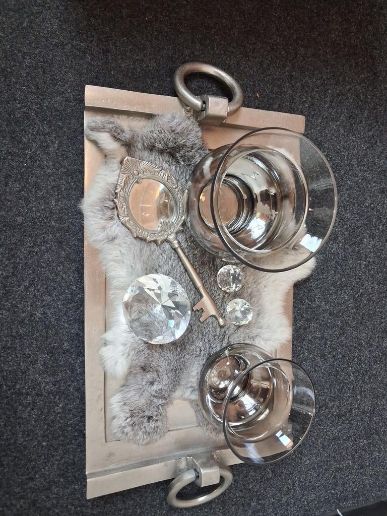 Metalen zilverkleurig dienblad met accessoires, Huis en Inrichting, Woonaccessoires | Dienbladen, Ophalen of Verzenden, Gebruikt