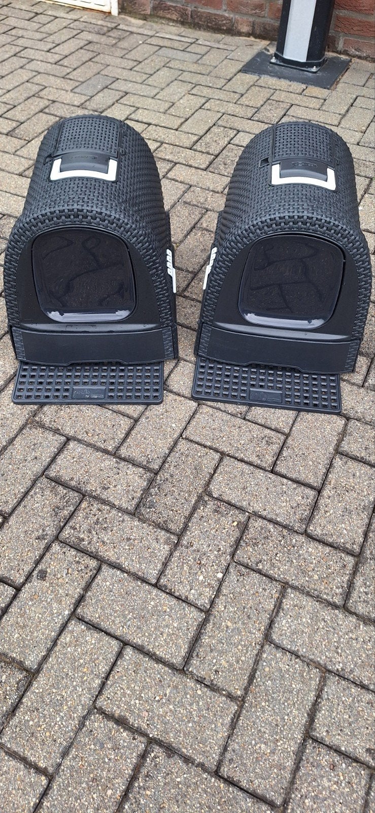 2 Curver kattenbakken, Ophalen