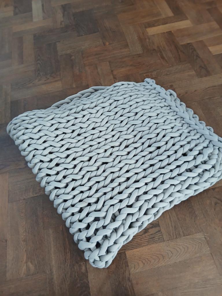Gebreid grijs plaid, Huis en Inrichting, Woonaccessoires | Plaids en Woondekens, Ophalen of Verzenden, Zo goed als nieuw