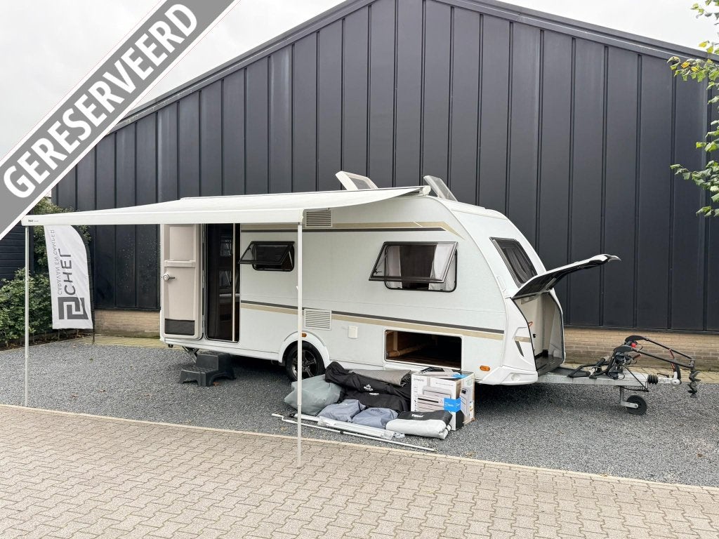 Weinsberg 480 QDK: Cassetteluifel-Voortent-S-Airco-Nw Banden, Overige merken, Treinzit, 5 tot 6 meter, 1000 - 1250 kg