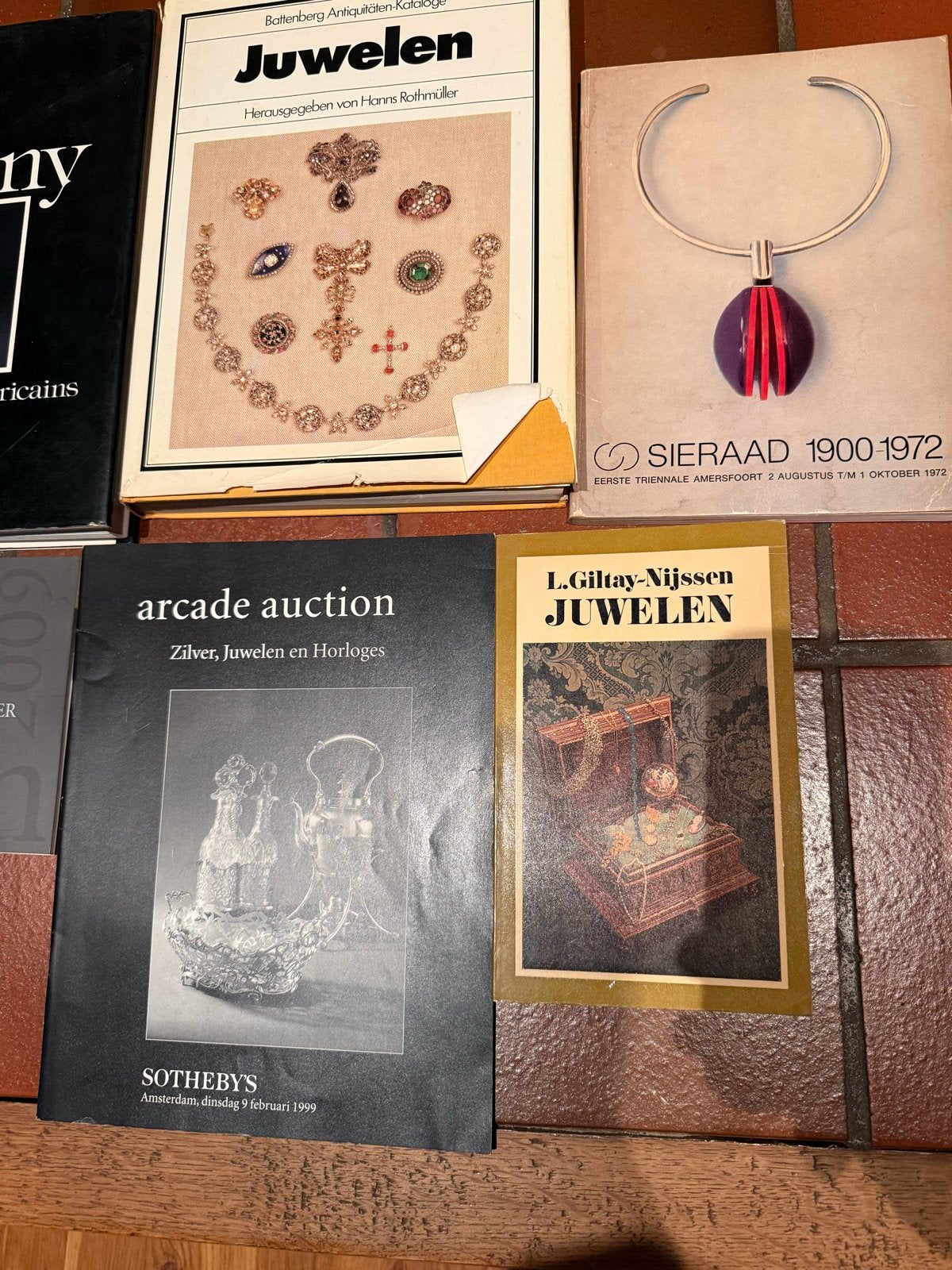 Collectie boeken over juwelen, sieraden en veilingcatalogi, Ophalen of Verzenden, Gelezen