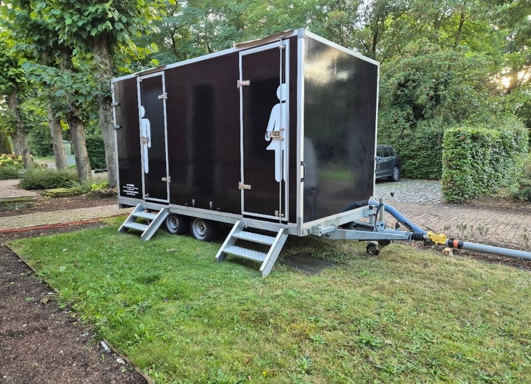 Te huur : toiletwagen + plaszuil, Ophalen, Zo goed als nieuw, Overige