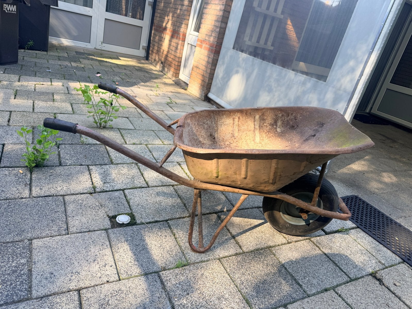 Gebruikte kruiwagen voor tuin en klussen, Ophalen, Gebruikt, Handmatig, Eenwielig