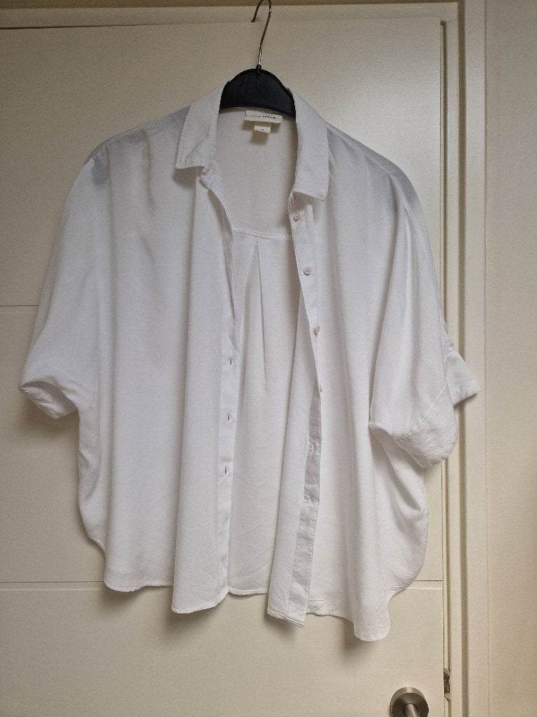 mooie witte blouse, merk MONKI, Maat 38/40 (M), Wit, Ophalen of Verzenden, Zo goed als nieuw