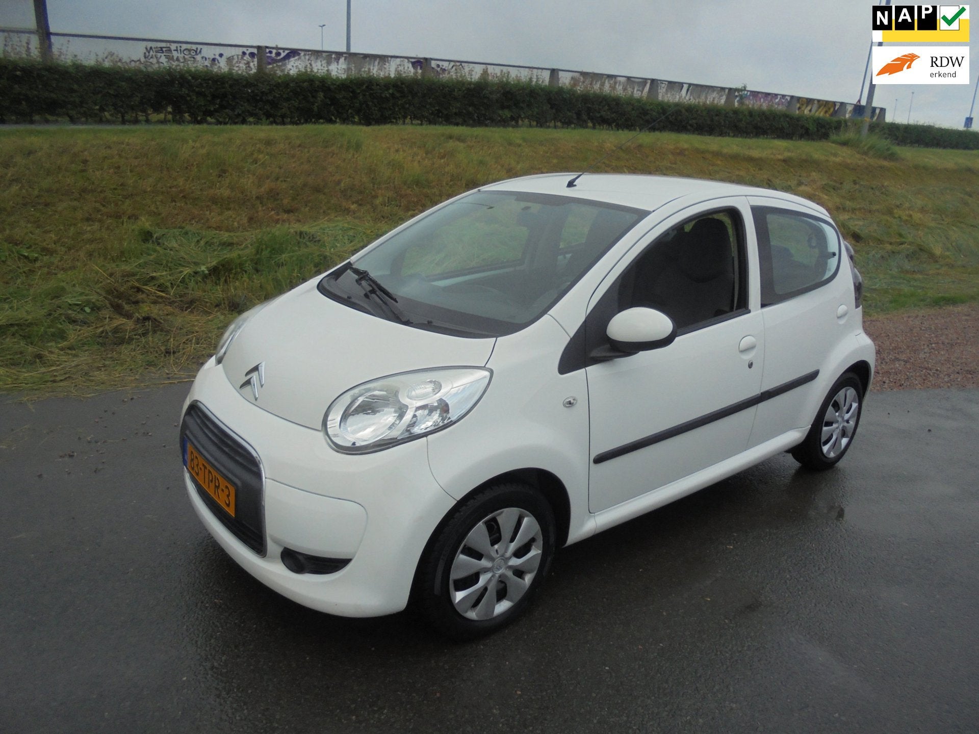 Citroen C1 Citroen C1 1.0 benzine 5 deurs airco 97.000km, Auto's, Voorwielaandrijving, Euro 5, Gebruikt, 4 stoelen
