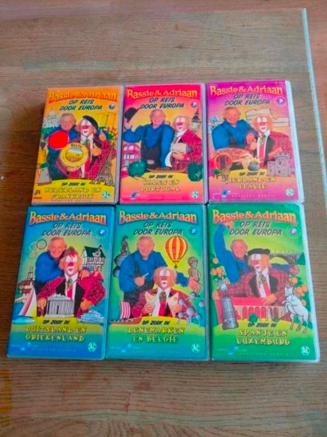 Bassie en Adriaan op Reis door Europa Hele Reeks Videobanden, Cd's en Dvd's, VHS | Kinderen en Jeugd, Ophalen of Verzenden, Gebruikt