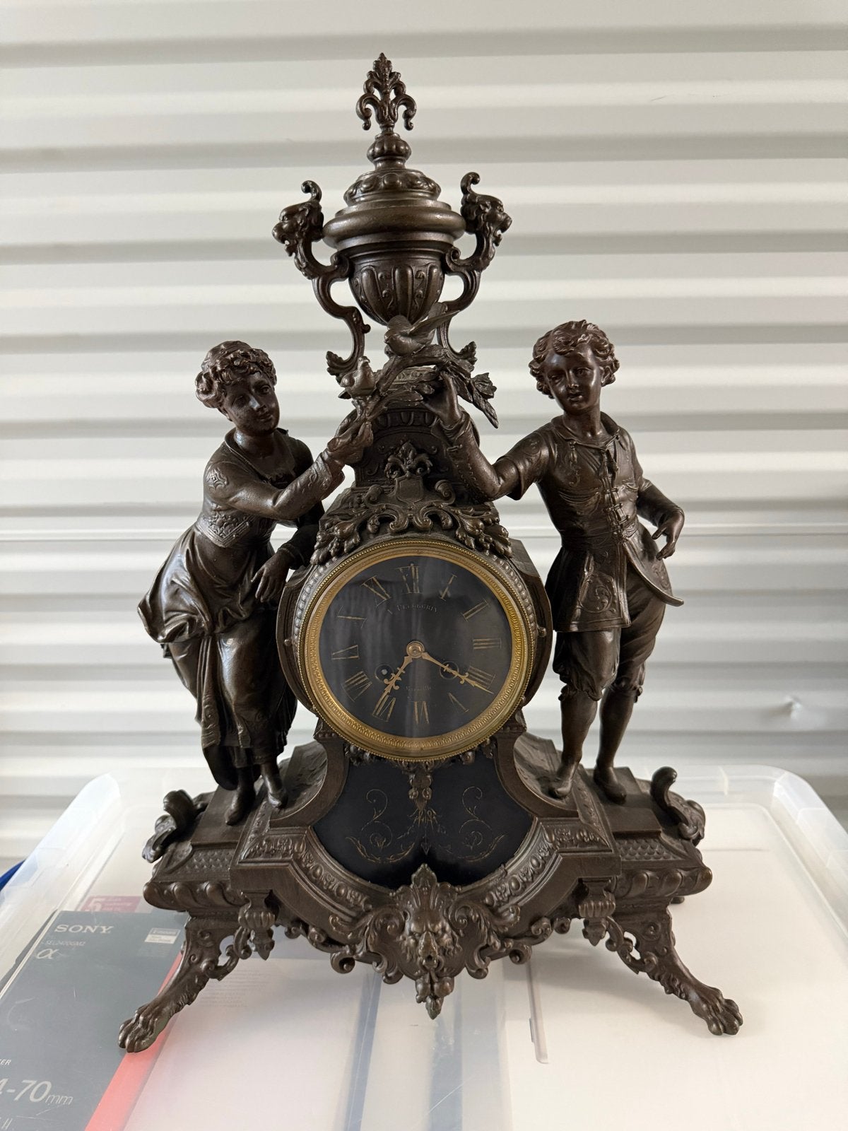 Ornate Mechanical Mantel Clock with Figures, Ophalen
