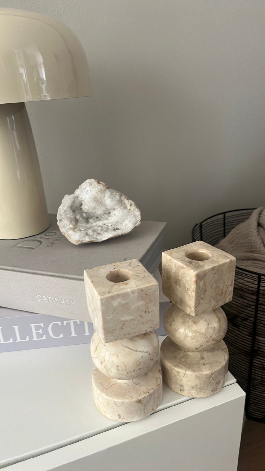 H&M Home marmeren kandelaren - set van 2, Ophalen of Verzenden, Zo goed als nieuw, Overige merken, Beige