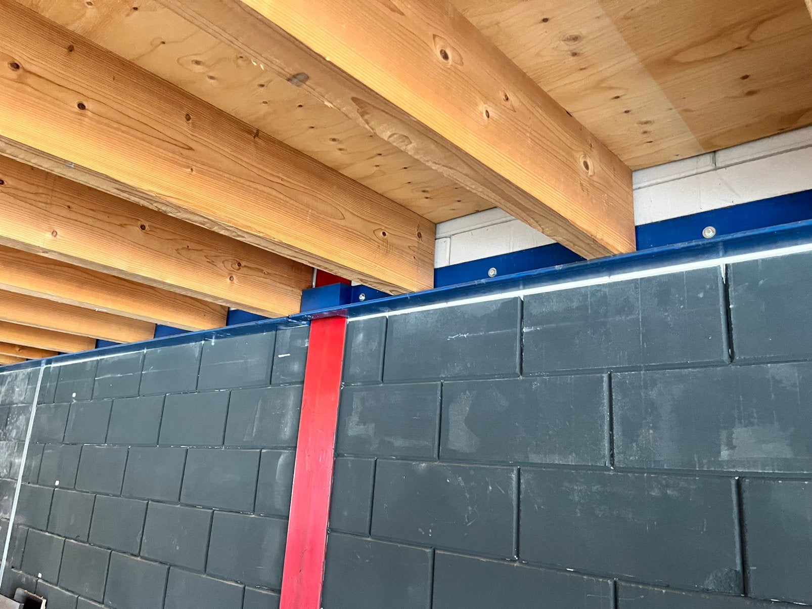 Verdiepings vloer 15 x 3,70 . Geheel v hout, Doe-het-zelf en Verbouw, Hout en Planken, Ophalen of Verzenden, 50 mm of meer, Balk