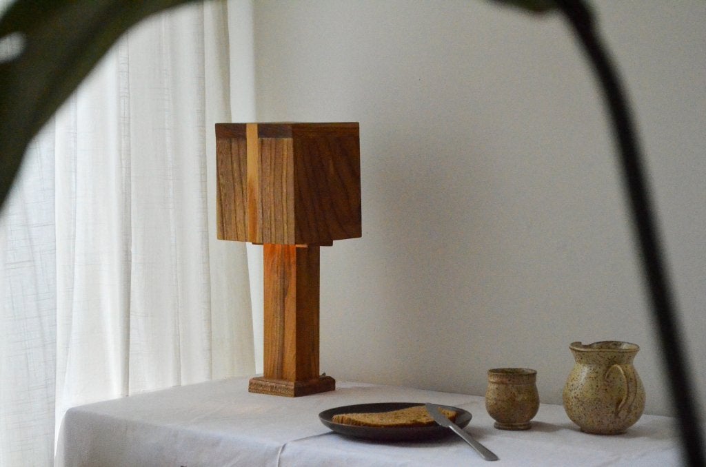 Unieke handgemaakte houten tafellamp - Modern design, Nieuw, 35 cm, Ophalen of Verzenden, Sfeerlamp
