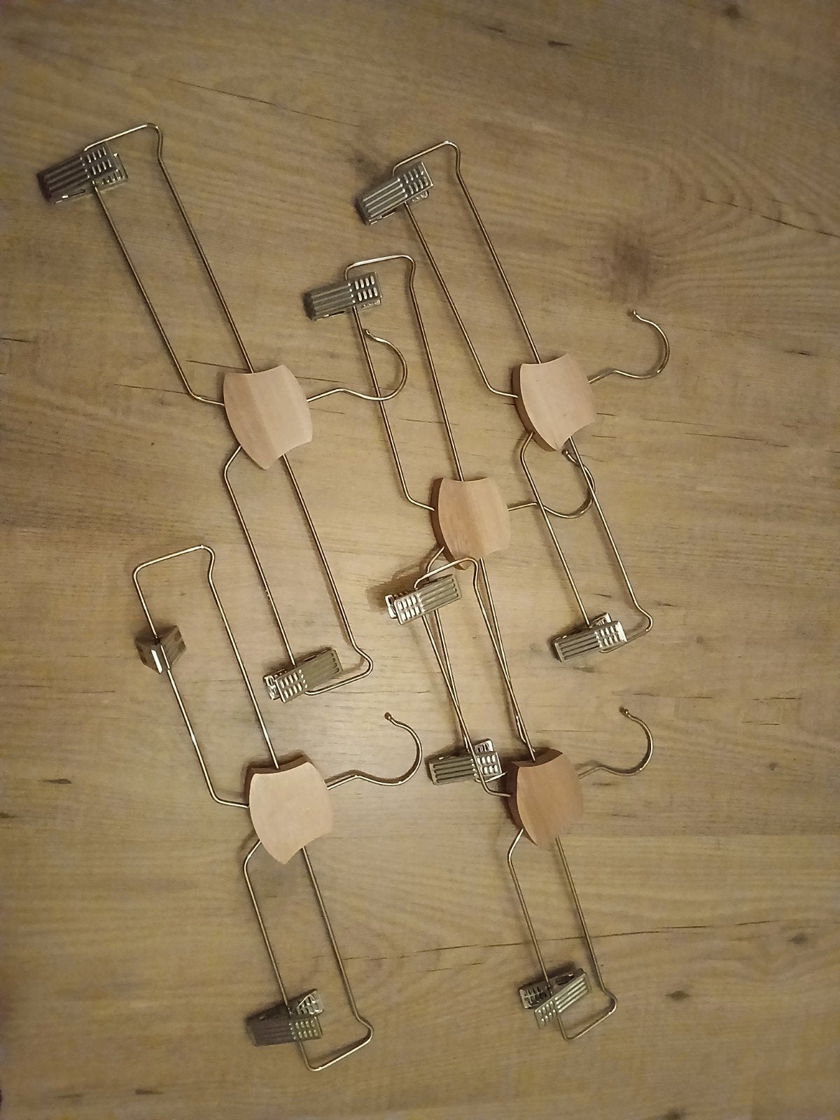 houten rokhangers kledinghangers met knijpertjes 5 stuks, Ophalen of Verzenden, Zo goed als nieuw, Hout, Volwassenen