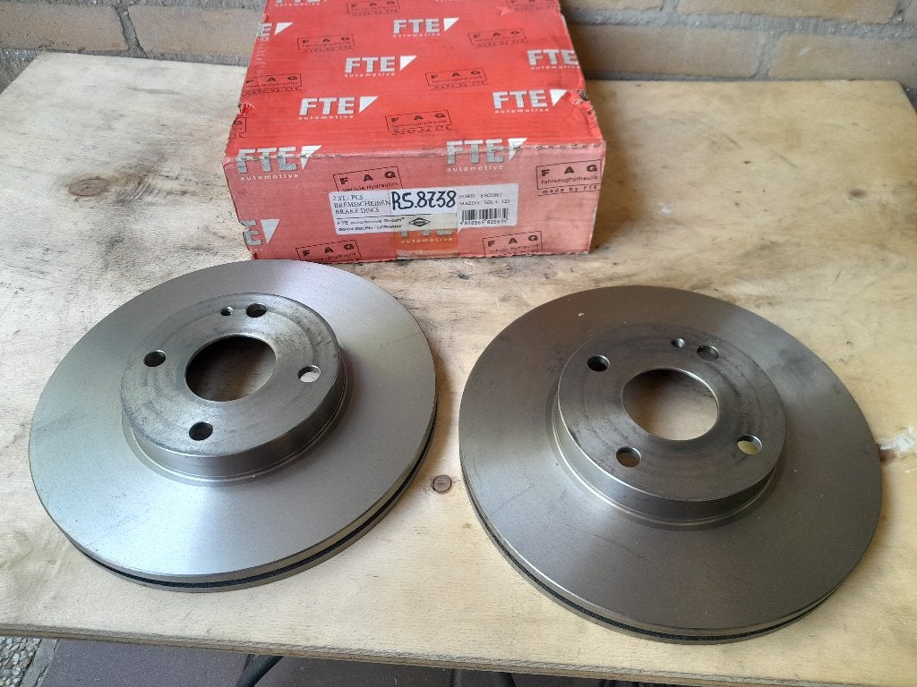 SET REMSCHIJVEN - NIEUW - MAZDA 323 + Mx3 - Model: BG BA EC, Verzenden, Nieuw, Mazda