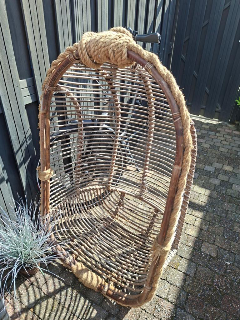 Hangstoel gratis af te halen - kan nog prima een ronde mee, Tuin en Terras, Ophalen of Verzenden