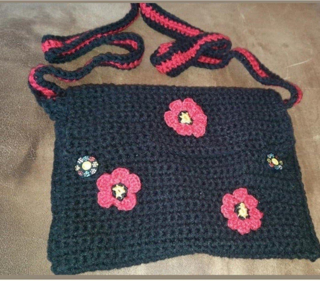 gehaakte cross body tas met klaproosjes, Ophalen of Verzenden, Nieuw, Zwart, Schoudertasje