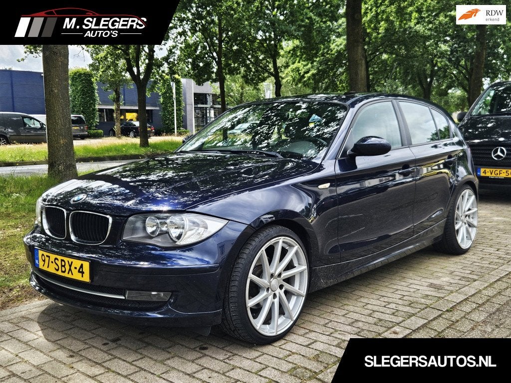 BMW 1-serie 118d Corporate*Panodak*19 inch, 1295 kg, 4 cilinders, Blauw, Leder