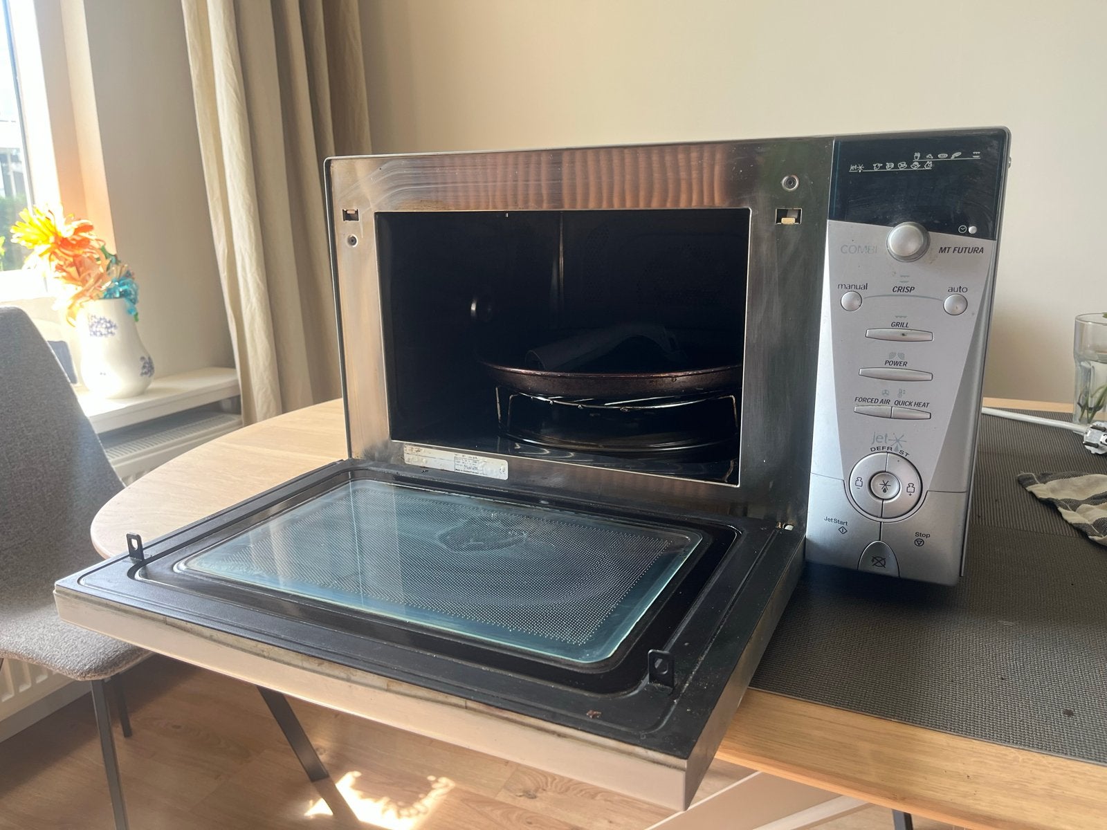 GRATIS Whirlpool combimagnetron MT Futura, Witgoed en Apparatuur, Magnetrons, Ophalen, Combimagnetron, Gebruikt, Draaiplateau