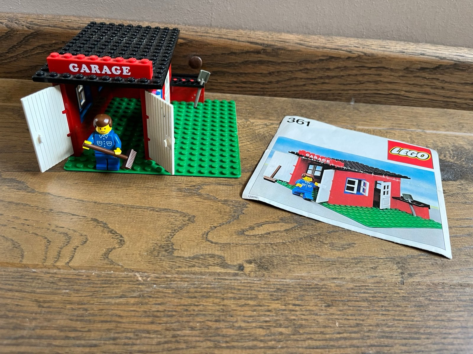 Lego 361 Garage met minifigure en assecoires COMPLEET, Gebruikt, Lego, Ophalen of Verzenden, Compleet
