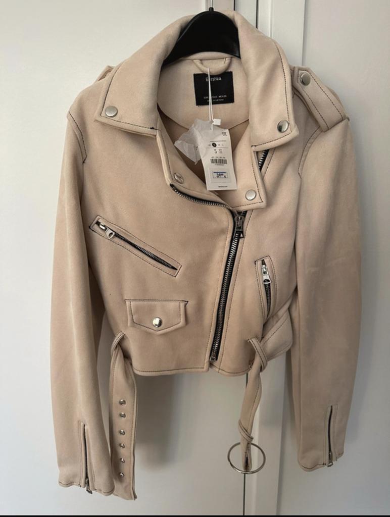 Bershka jasje maat S nieuw, Beige, Nieuw, Ophalen of Verzenden, Jasje
