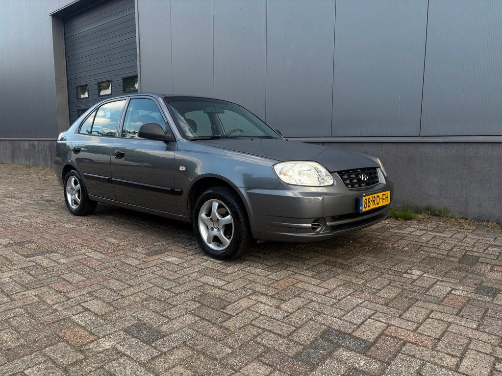Hyundai Accent 1.3i Active Young|Airco|NAP|weinig gelopen, Auto's, Hyundai, Voorwielaandrijving, 4 cilinders, Elektrische ramen