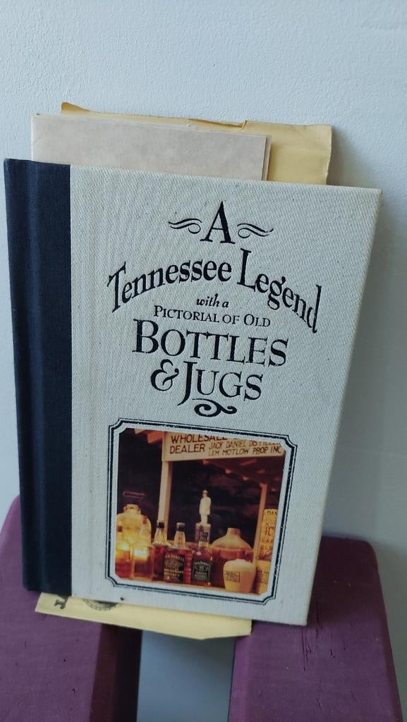 A Tennessee Legend: Pictorial of Old Bottles & Jugs, Ophalen of Verzenden, Gelezen, Onbekend