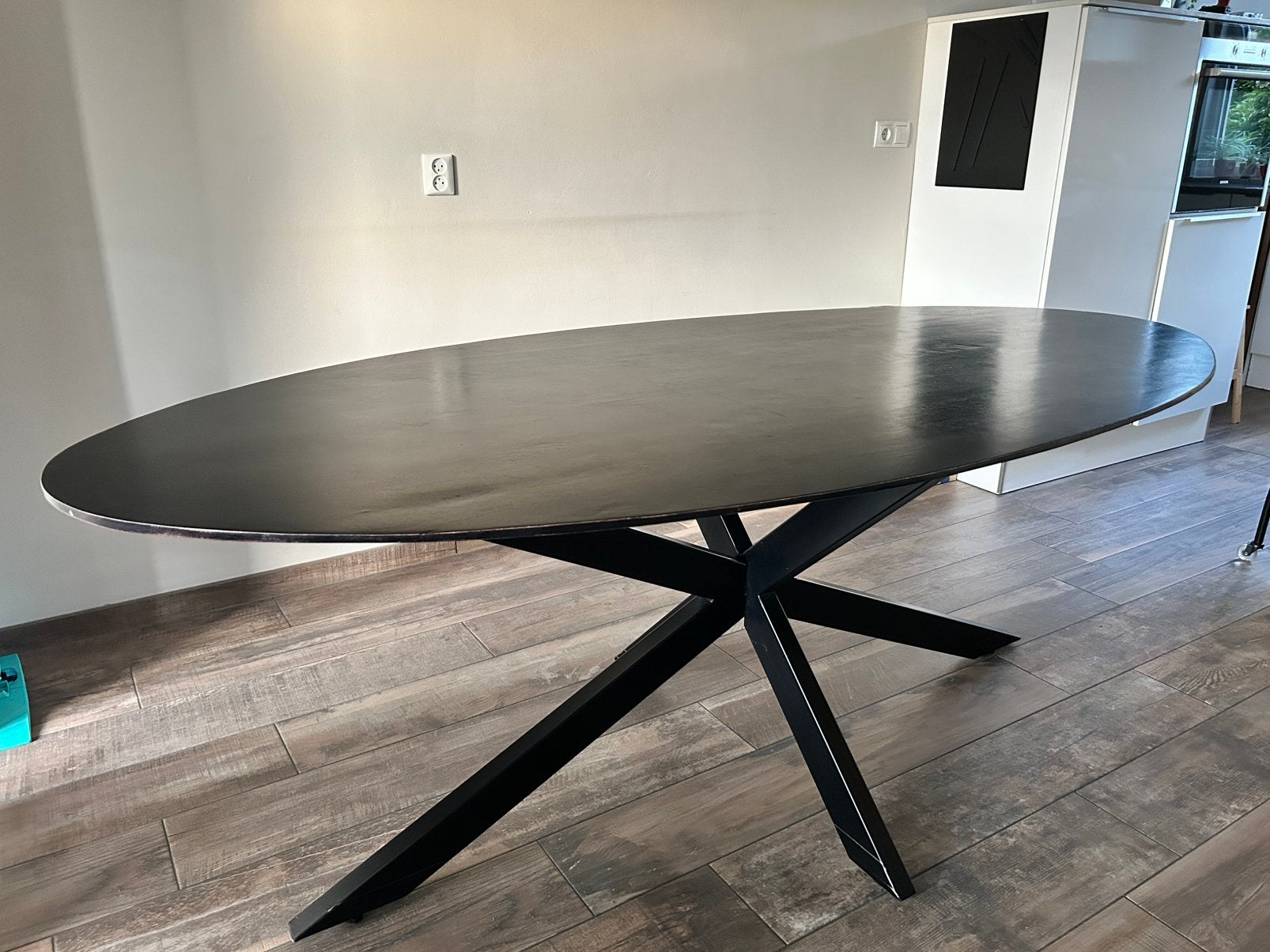 Ovalen eetkamertafel, in mooie staat!, Ophalen, 100 tot 150 cm, 200 cm of meer, Zo goed als nieuw