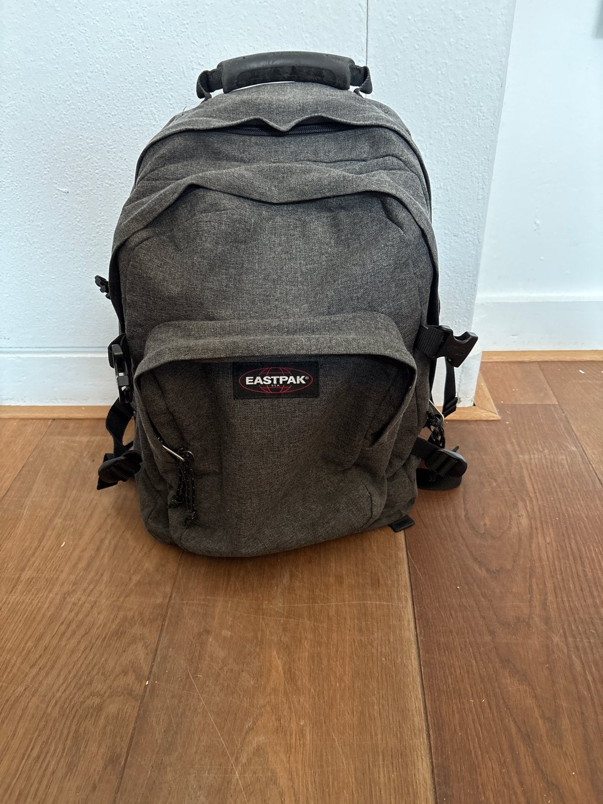 Eastpak rugzak - Grijs, Ophalen, Gebruikt, 25 tot 40 cm, Eastpak