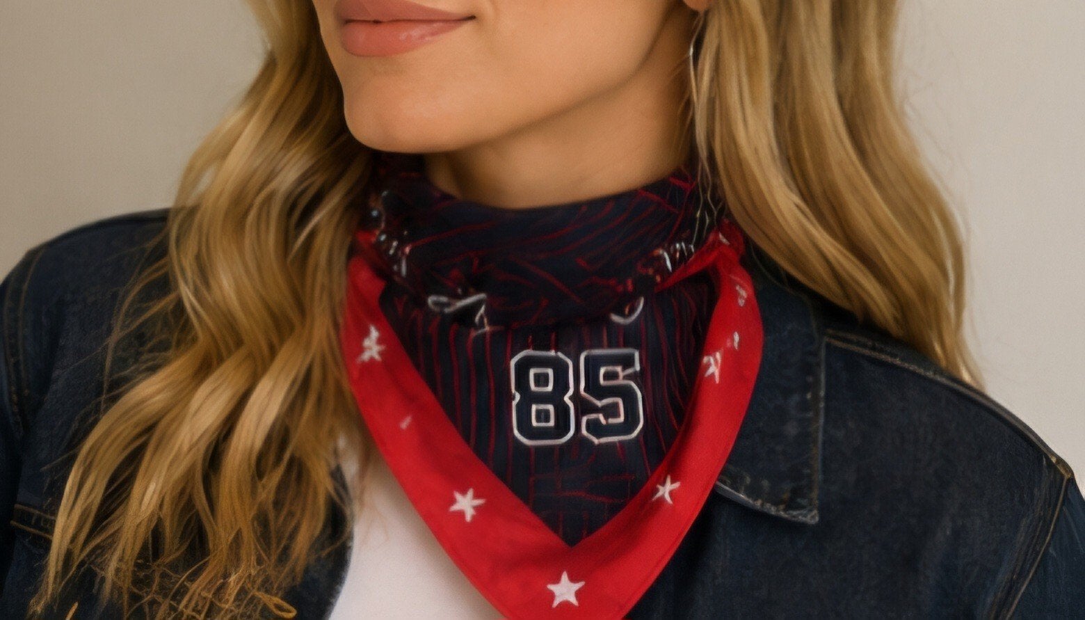 Tommy Jeans Bandana - Rood, Wit, Blauw, Maat 38/40 (M), Ophalen of Verzenden, Zo goed als nieuw, Sjaal