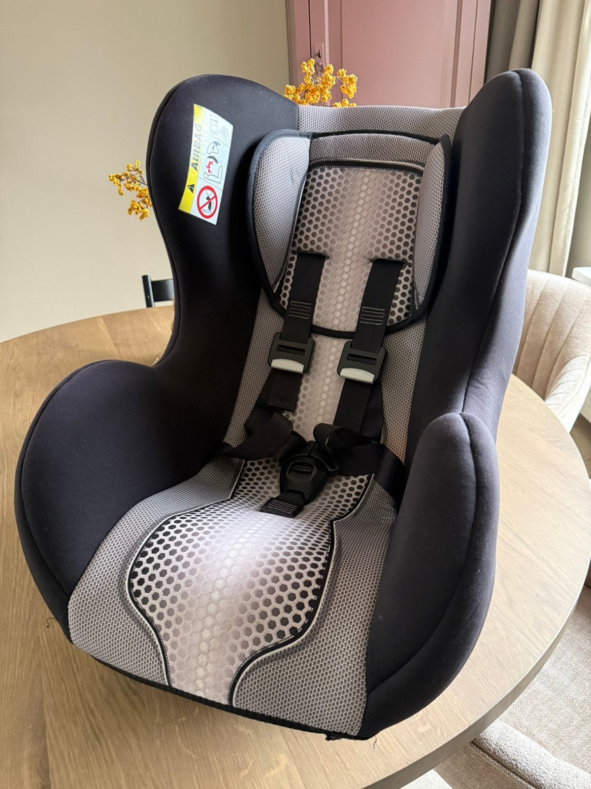 Autostoel universeel 0-18 kg, Kinderen en Baby's, Autogordel, 9 t/m 18 kg, Zo goed als nieuw, Slaapstand