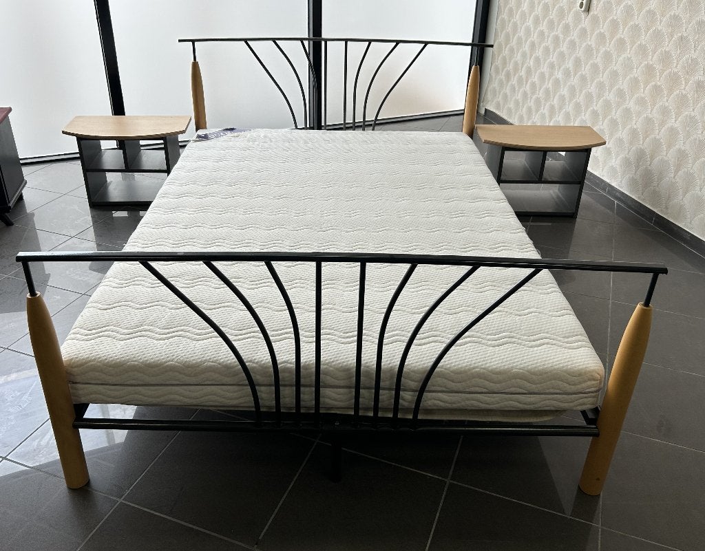 Bed, Huis en Inrichting, Slaapkamer | Bedden, Ophalen, Gebruikt, Zwart, 140 cm