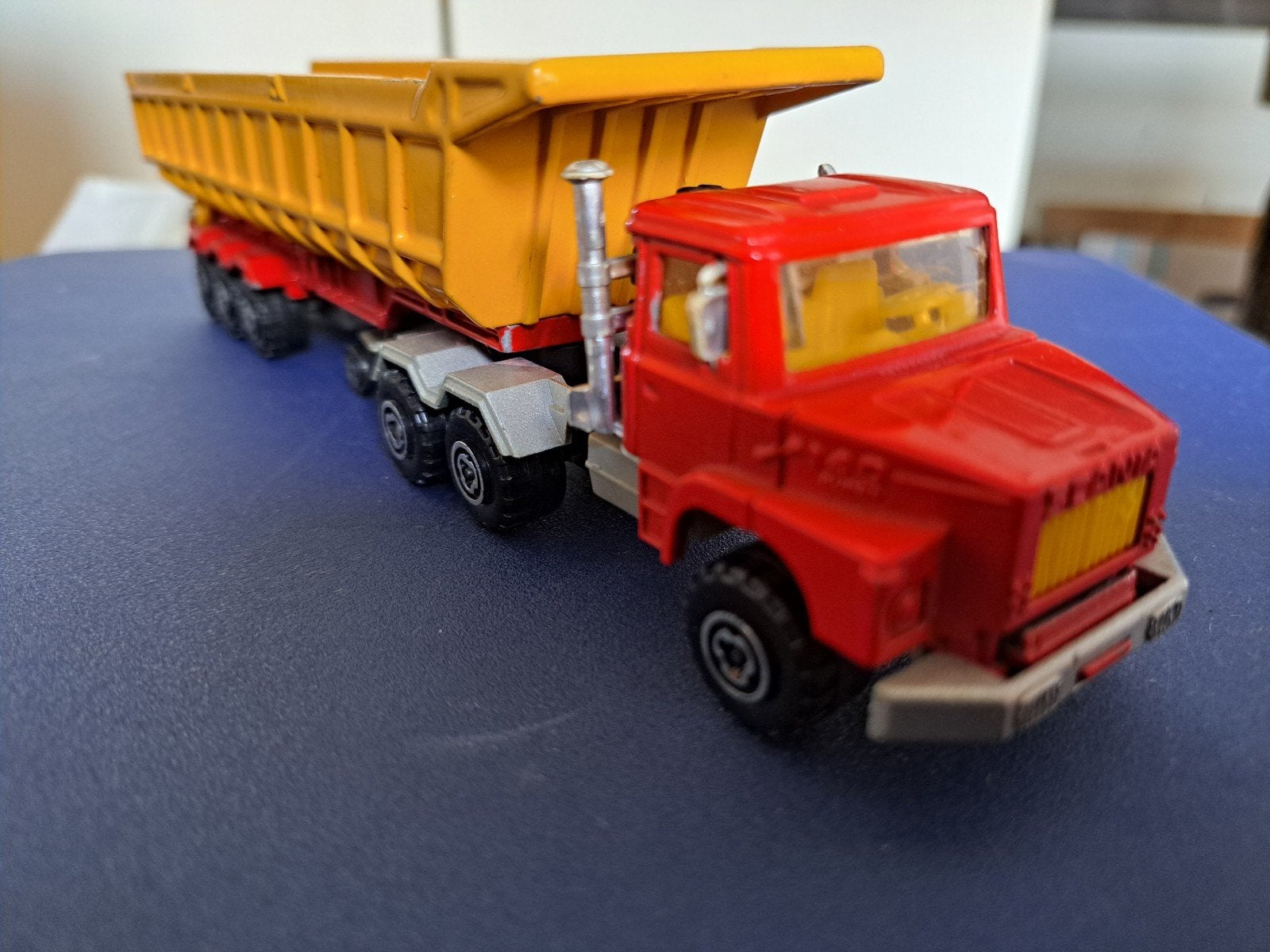 Majorette Scania Torpedo modeltruck kiepwagen schaal 1:60, Ophalen, Zo goed als nieuw, Bus of Vrachtwagen, Majorette