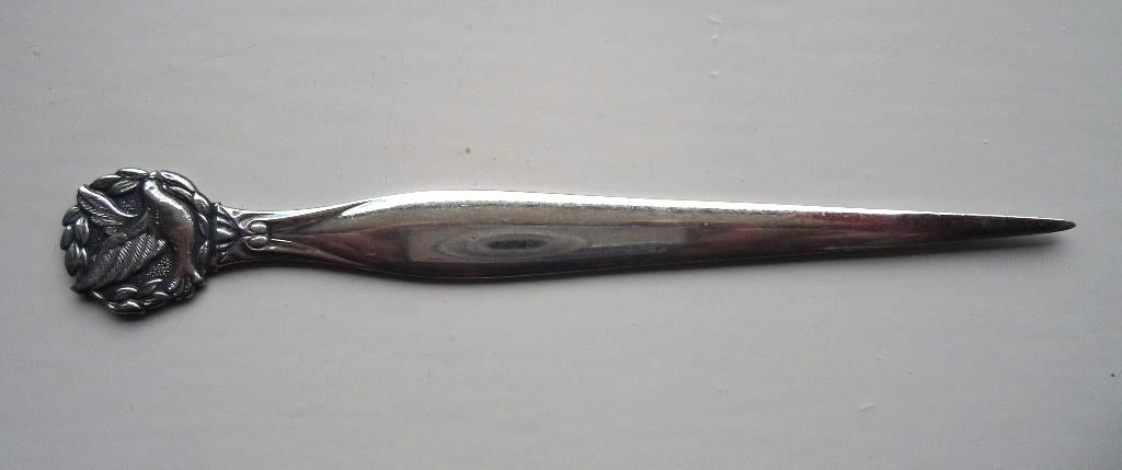Briefopener. Vredesduif in lauwerkrans, Ophalen of Verzenden