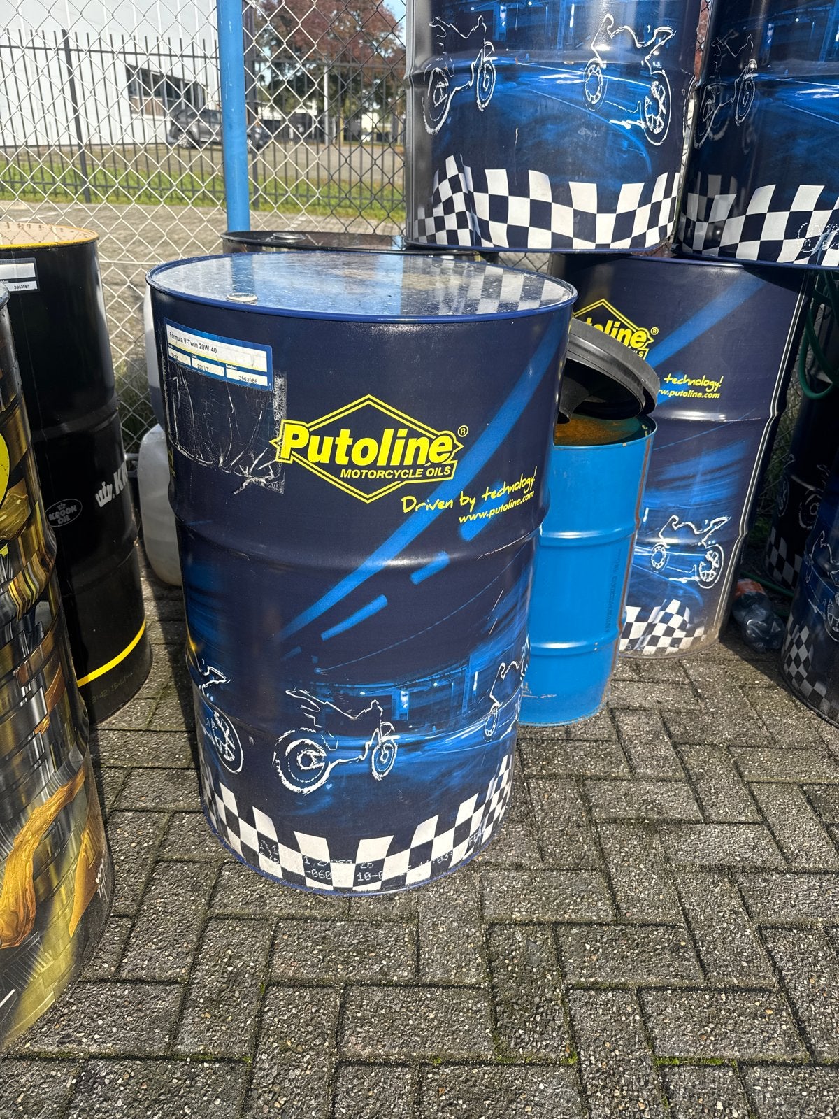 200 liter olievaten  - vuurtonnen Decoratief of voor opslag, Ophalen of Verzenden, Gebruikt