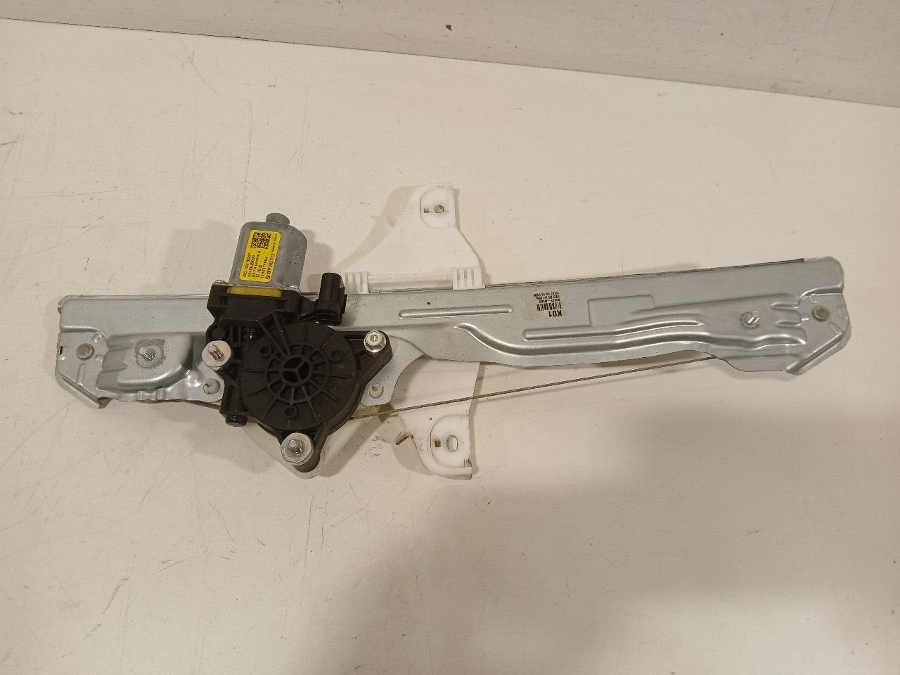 Raammechaniek elektrisch links achter Hyundai Kona, Onderdelen@venauto.nl, Van der Ven Autorecycling B.V., Gebruikt, Ettenseweg 76, 4706 PB Roosendaal, The Netherlands