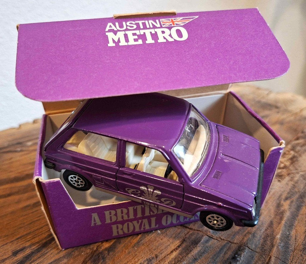 Corgi Mini Metro Charles and Diana, Ophalen of Verzenden, Nieuw, Auto, Corgi