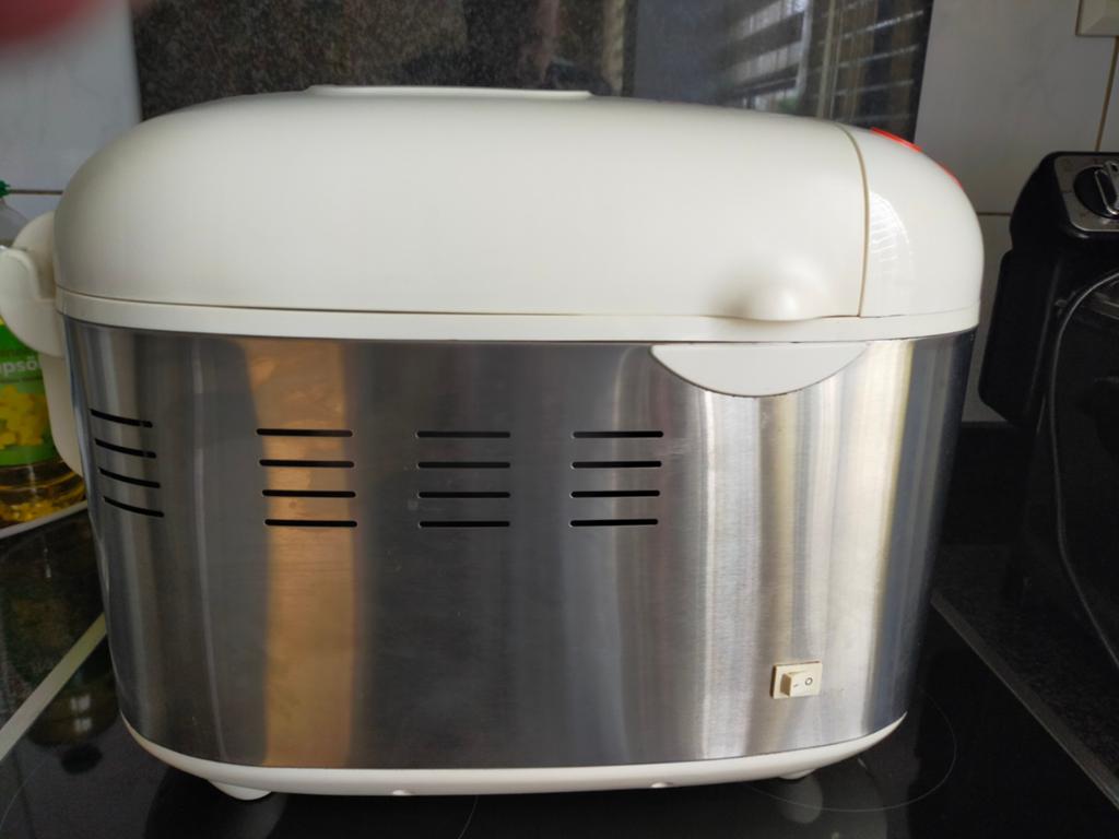 Broodbakmachine met kijkvenster en timer, Witgoed en Apparatuur, Broodbakmachines, Gebruikt, Kijkvenster, 800 tot 1200 gram deeg