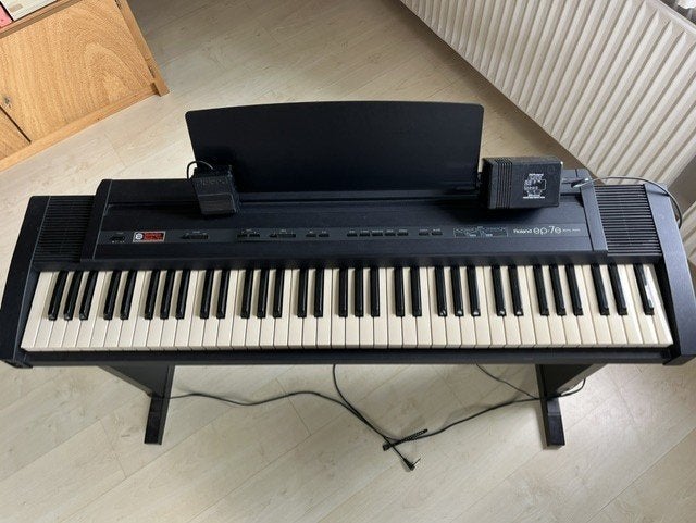 digital  piano Roland ep7e, Ophalen, Gebruikt, Zwart, Digitaal