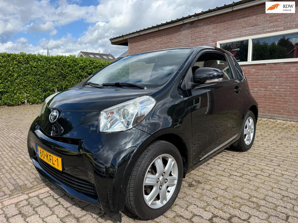 Toyota IQ 1.0 VVTi Black Edition APK 31-7-2026 Airco lmv cd, Auto's, Toyota, Gebruikt, 4 stoelen, Origineel Nederlands, Bedrijf