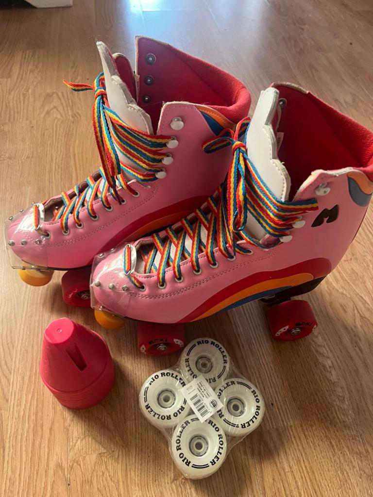 Moxi rainbow roller skates maat 41, Sport en Fitness, Skeelers, Ophalen of Verzenden, Zo goed als nieuw