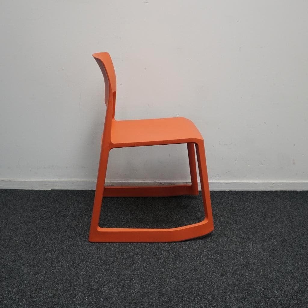 Vitra Tip Ton Chair Design Stoelen | Schommel | Koraal Rood, Huis en Inrichting, Kunststof, -, Ophalen of Verzenden, Zo goed als nieuw
