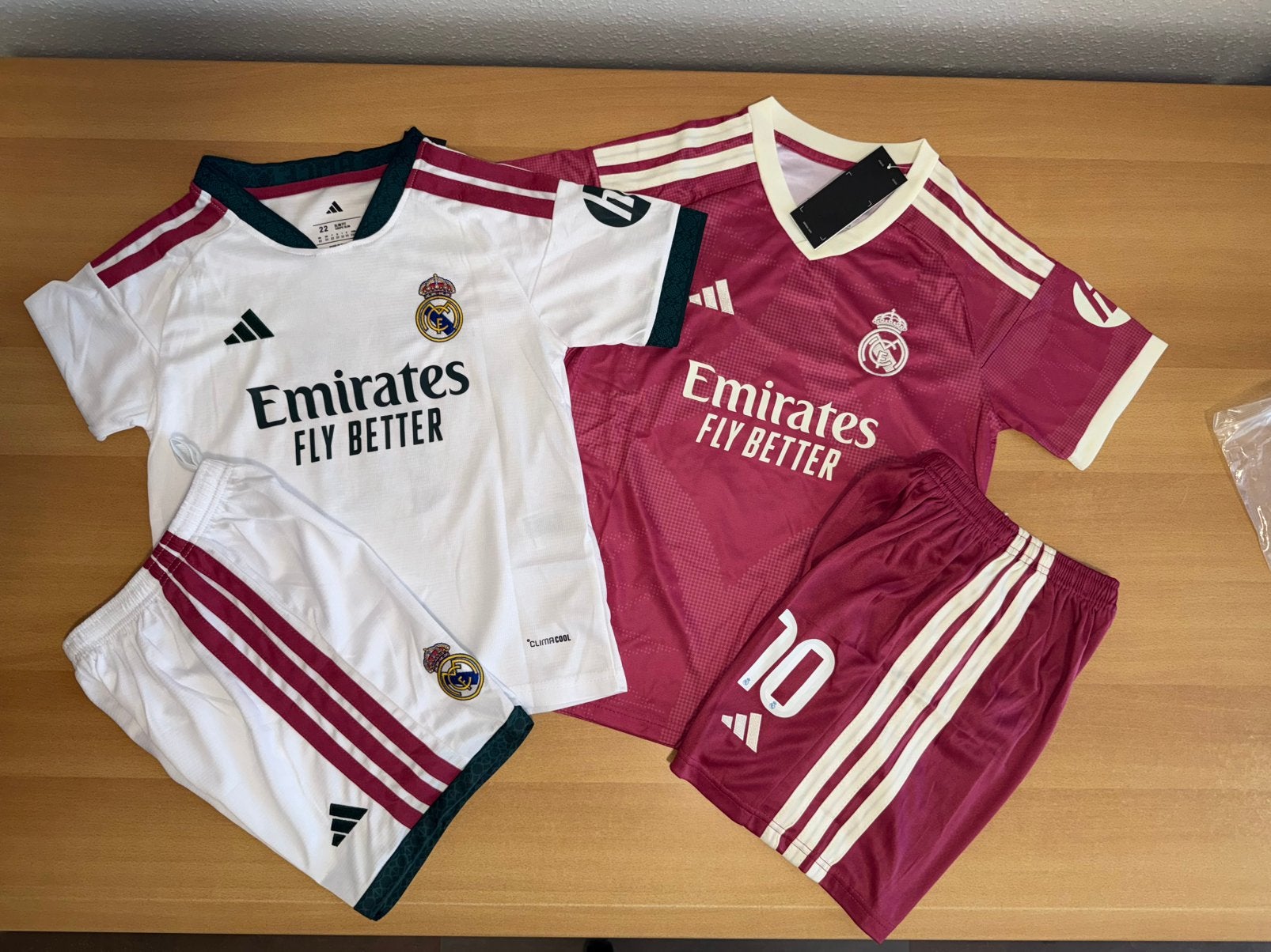 Real Madrid voetbal kids tenue | seizoen 26/27 | 134 & 146, Ophalen of Verzenden, Nieuw, Set